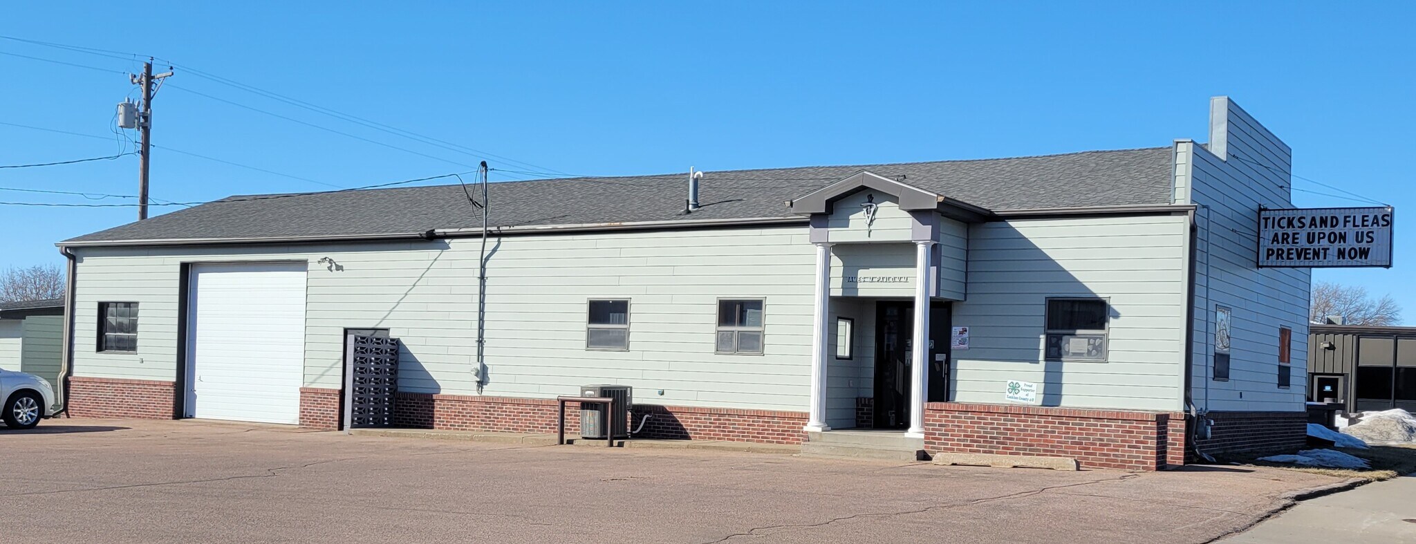 1603 Broadway Ave, Yankton, SD for sale Primary Photo- Image 1 of 1