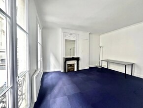 Office in Paris for lease Interior Photo- Image 1 of 6