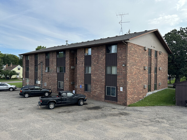 125 4th Ave NE, Saint Cloud, MN for sale - Building Photo - Image 3 of 7