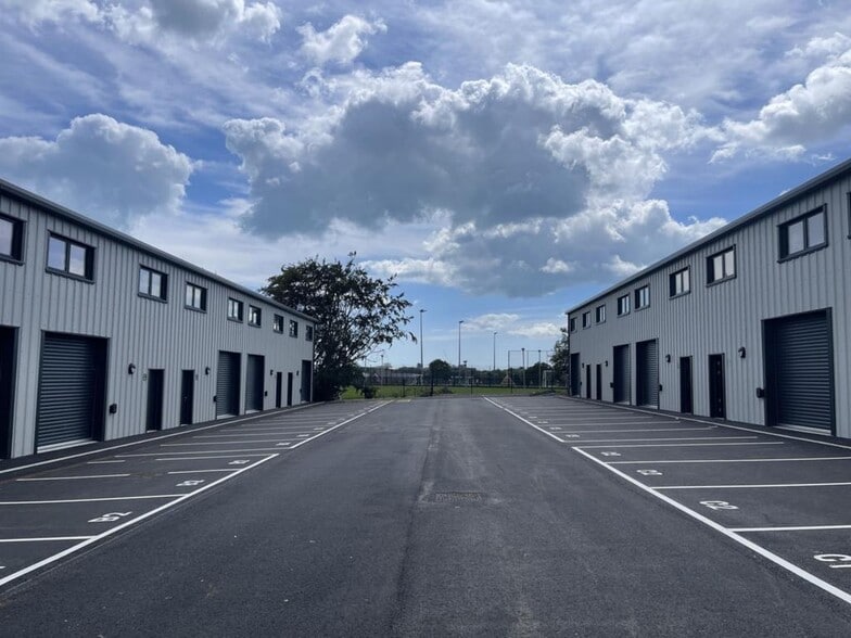 Barnfield Rd, Folkestone for lease - Building Photo - Image 1 of 26