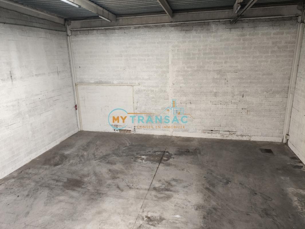 Industrial in Valenton for lease Interior Photo- Image 1 of 10