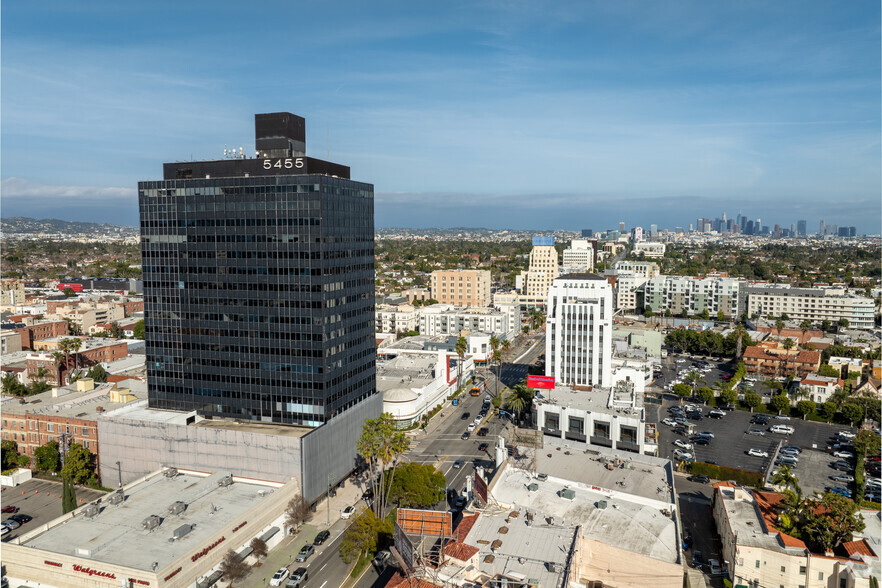 5455 Wilshire Blvd, Los Angeles, CA for lease - Building Photo - Image 2 of 9