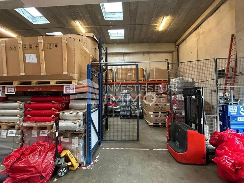 Flex in Vitry-sur-Seine for lease - Interior Photo - Image 3 of 11