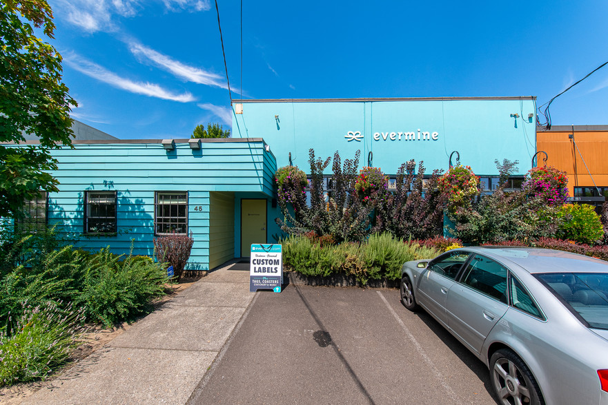 45-57 NE Hancock St, Portland, OR for lease - Building Photo - Image 1 of 36