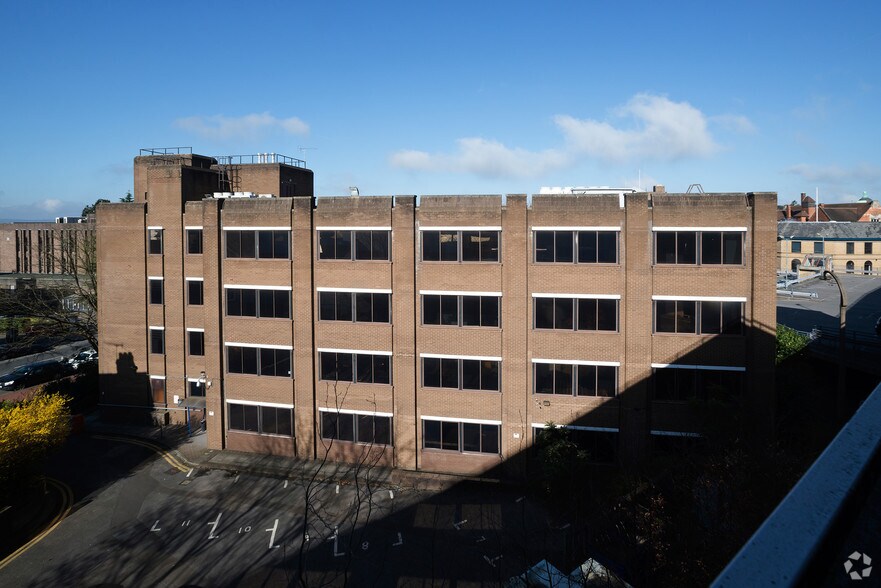 11-12 Crescent Rd, Tunbridge Wells for lease - Building Photo - Image 2 of 14