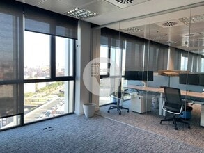 Office in L'Hospitalet de Llobregat, Barcelona for lease Interior Photo- Image 1 of 4