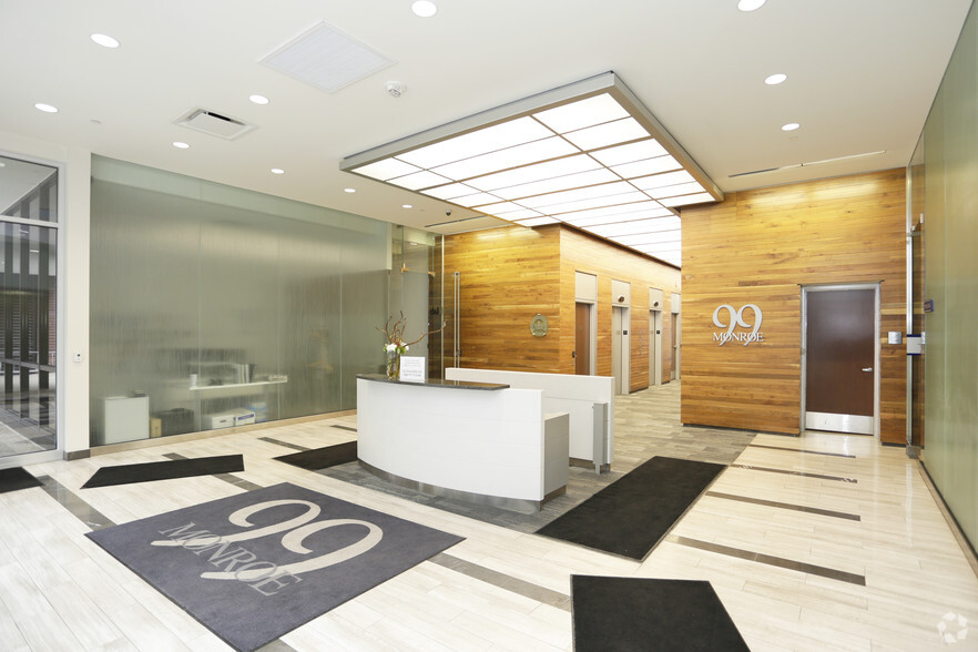 99 Monroe Ave NW, Grand Rapids, MI for lease - Lobby - Image 3 of 9