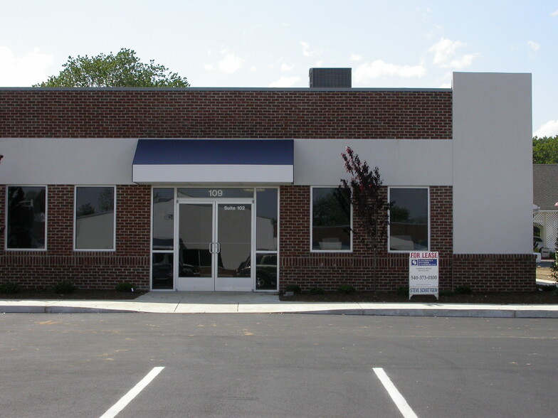 109 Olde Greenwich Dr, Fredericksburg, VA for lease - Building Photo - Image 1 of 10