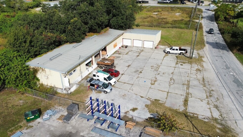 125 Complex dr, Lakeland, FL for sale - Building Photo - Image 2 of 4