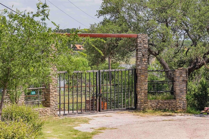 325 Eagle Rest Ln, Burnet, TX for sale - Building Photo - Image 3 of 30