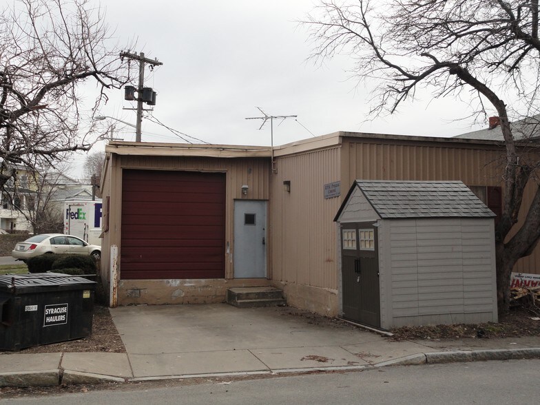 111 Sunset Ave, Syracuse, NY for sale - Primary Photo - Image 1 of 1