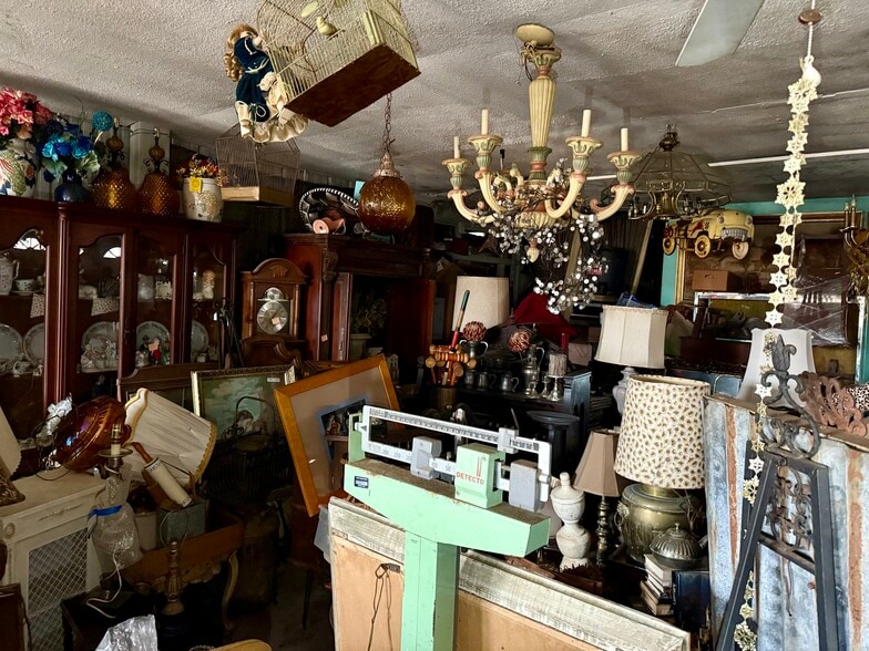 110 W Valentine St, Tyler, TX for sale - Building Photo - Image 2 of 7