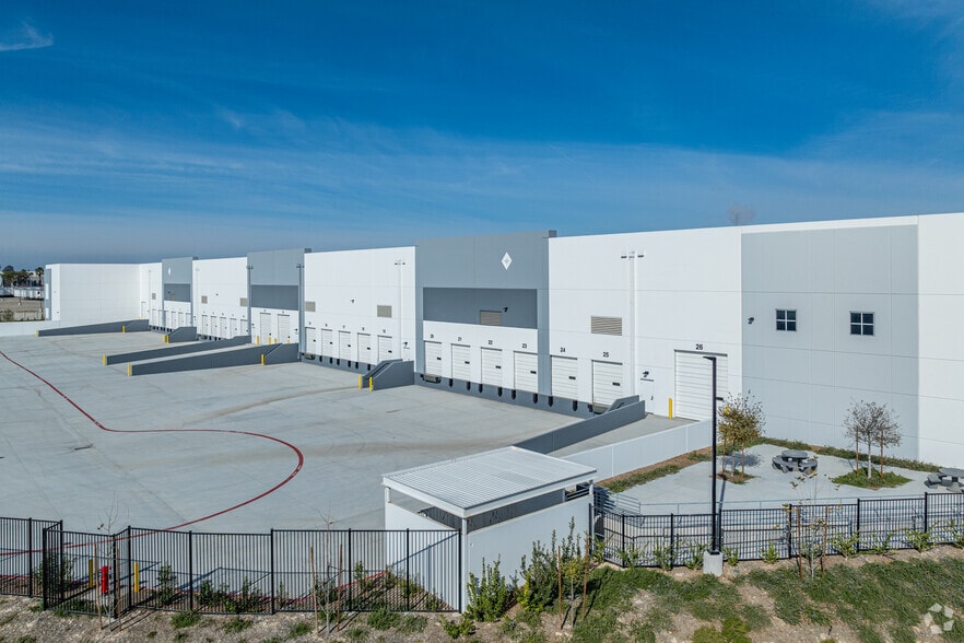 7129 Enrico Fermi Pl, San Diego, CA for lease - Building Photo - Image 3 of 5