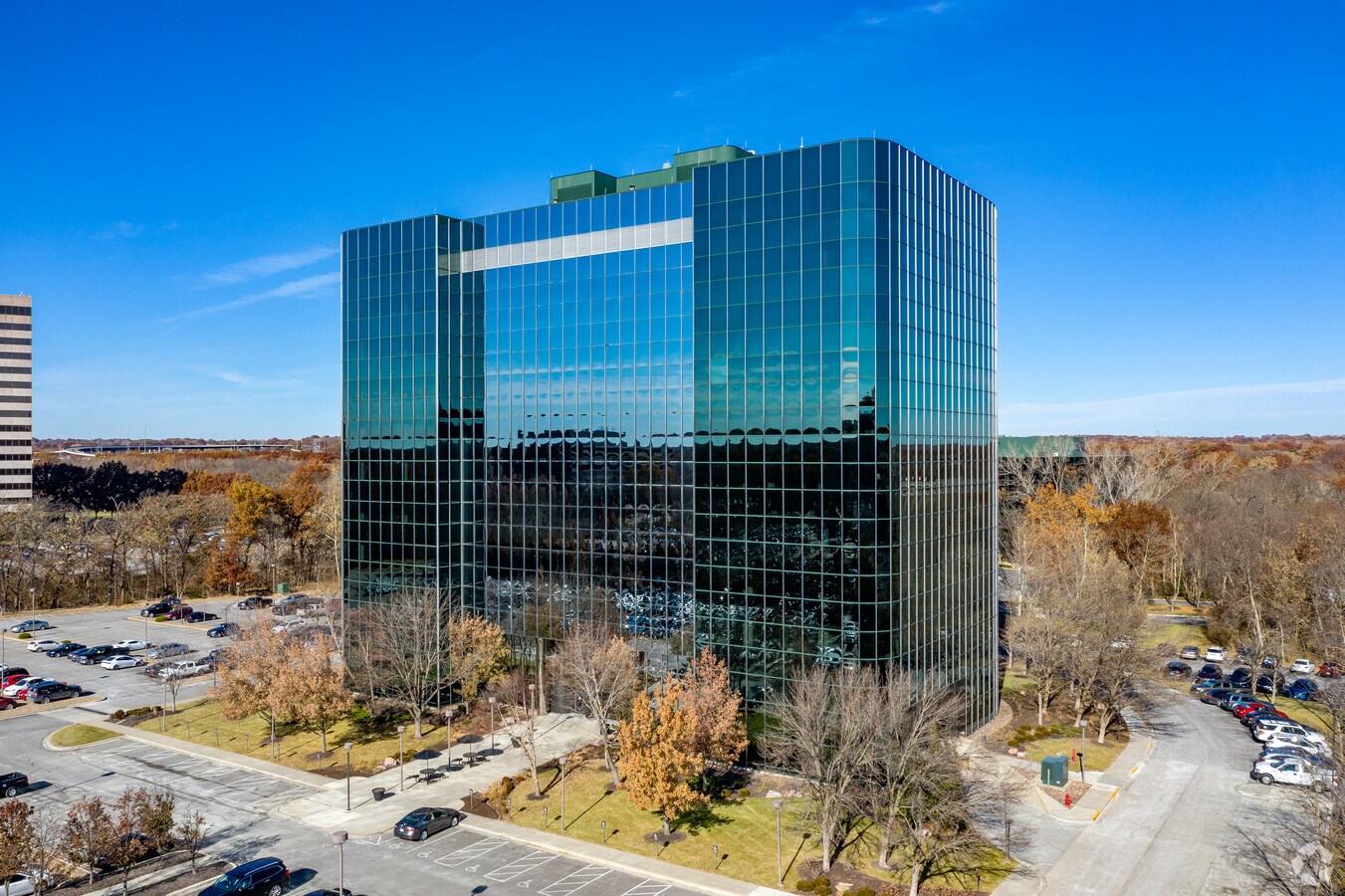 9225 Indian Creek Pky, Overland Park, KS 66210