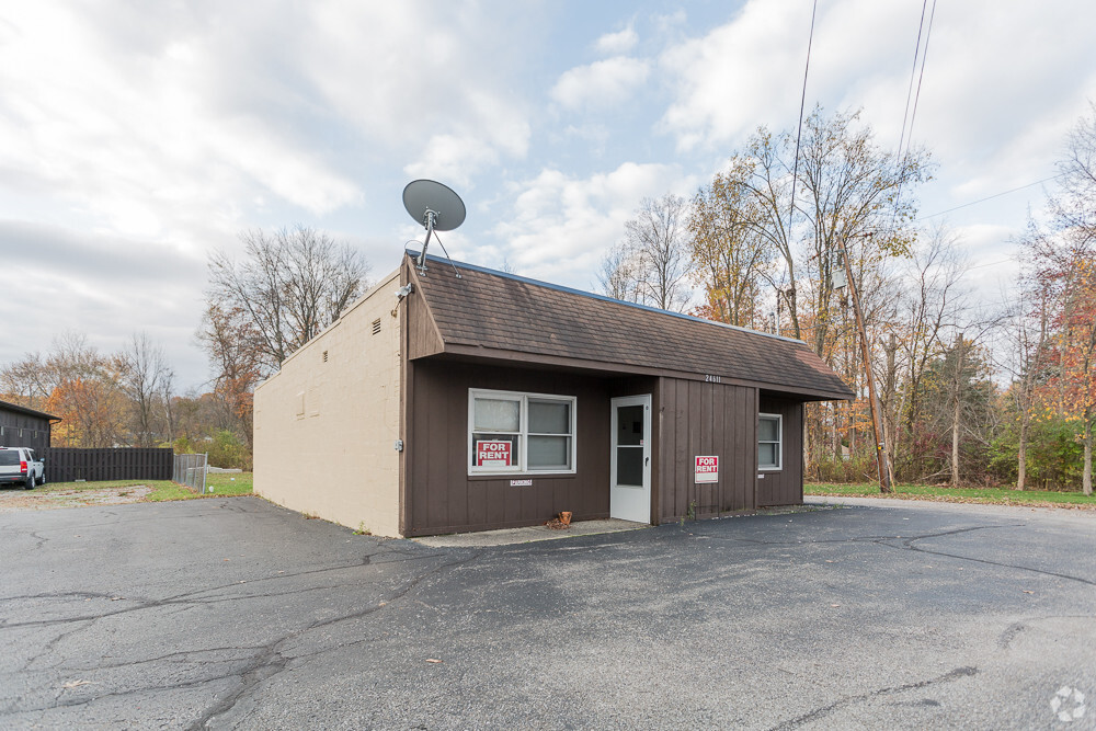 24611 Royalton Rd, Columbia Station, OH for sale Primary Photo- Image 1 of 1