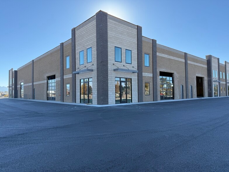 3155 W Center St, Provo, UT for lease - Building Photo - Image 2 of 4