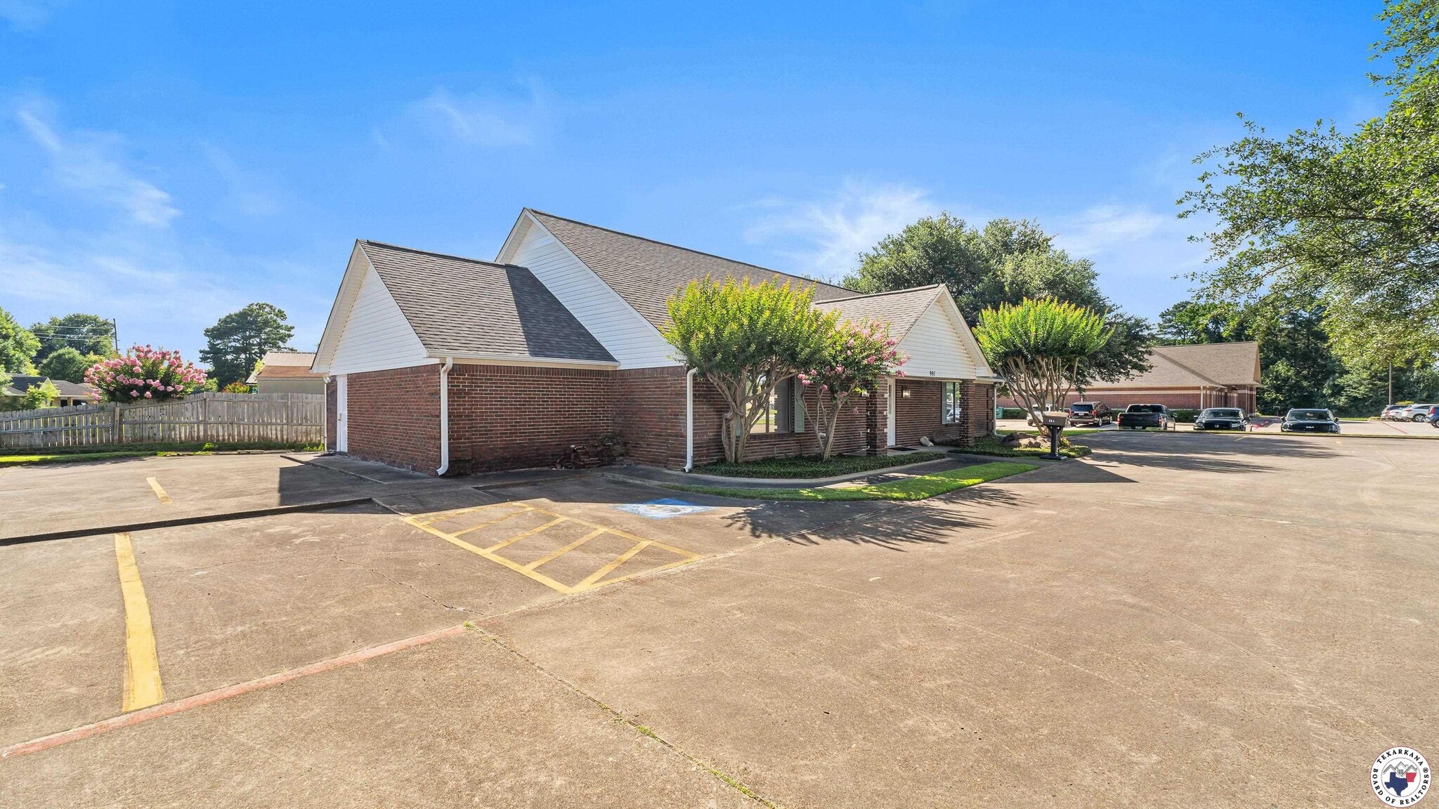 901 N Kings Hwy, Wake Village, TX for sale Primary Photo- Image 1 of 29