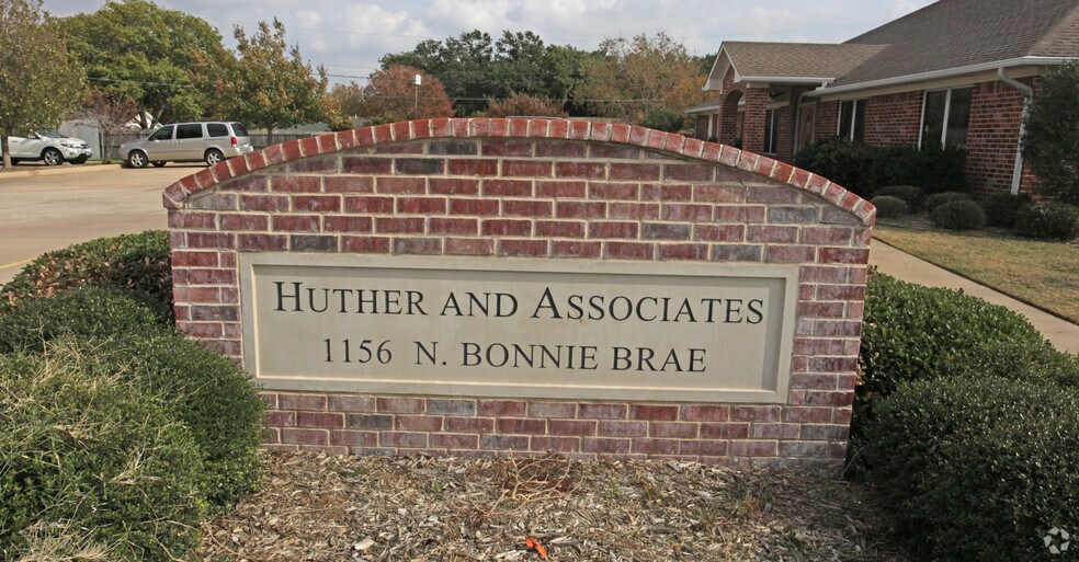 1156 N Bonnie Brae St, Denton, TX for lease - Building Photo - Image 3 of 48