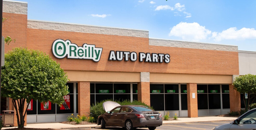 301-395 S Barrington Rd, Schaumburg, IL for lease - Building Photo - Image 3 of 4