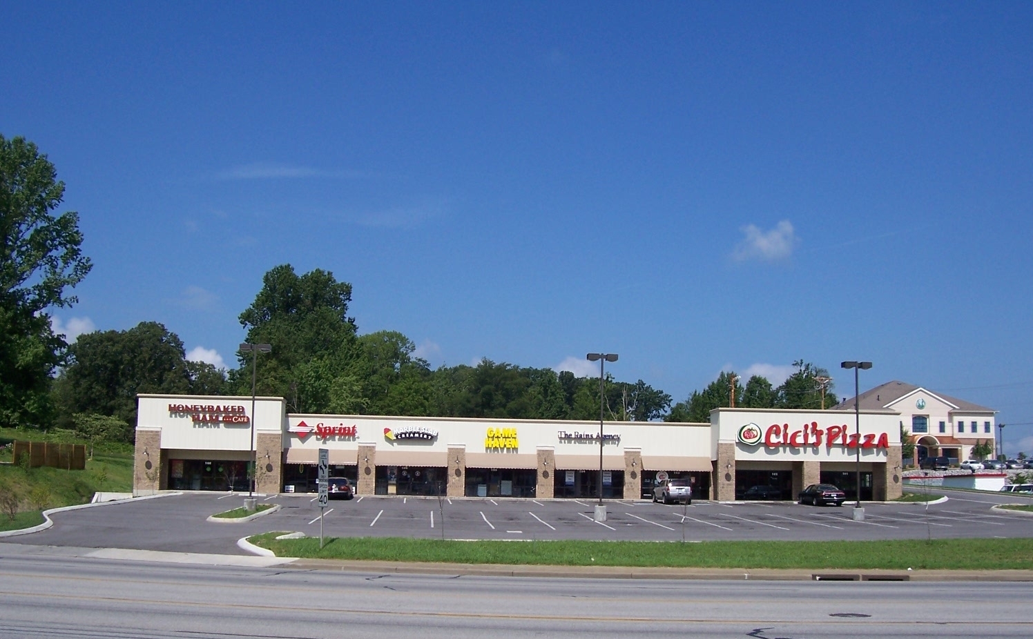 541 S Willow Ave, Cookeville, TN for lease Primary Photo- Image 1 of 3