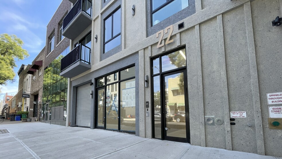22 Frost St, Brooklyn, NY for lease - Primary Photo - Image 1 of 5