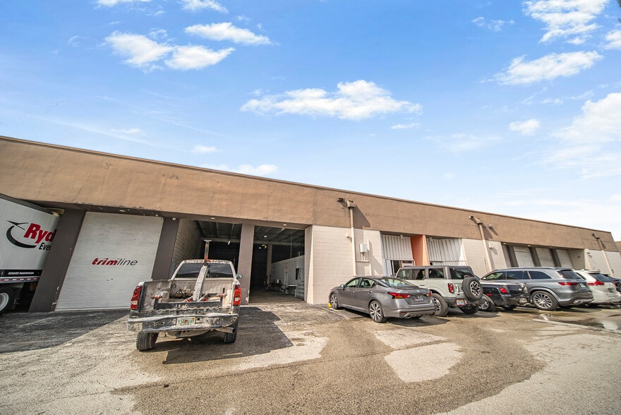 3018 NW 79th Ave, Doral, FL for lease - Building Photo - Image 2 of 45