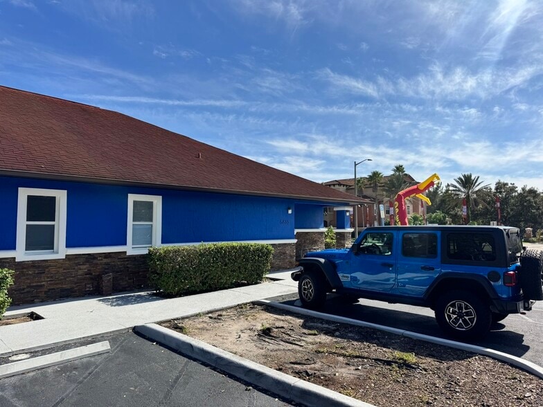 5633 Metrowest Blvd, Orlando, FL for lease - Building Photo - Image 3 of 18