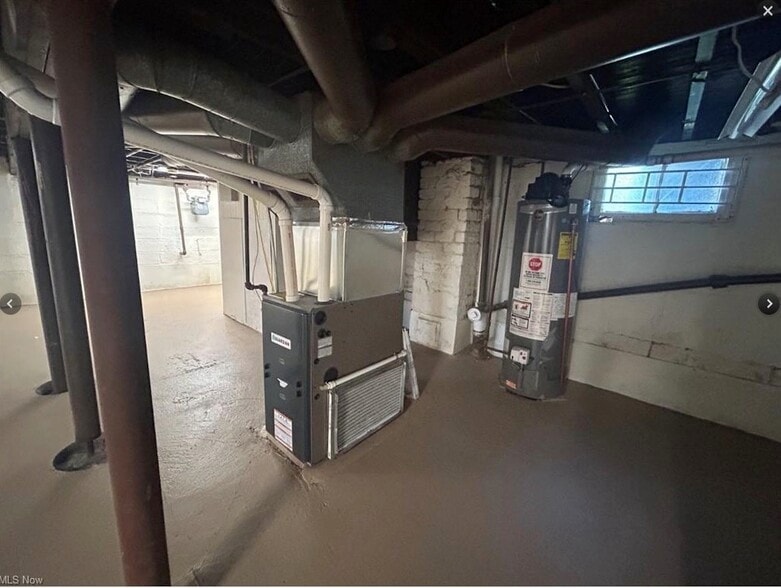 Residential Income Portfolio portfolio of 3 properties for sale on LoopNet.com - Building Photo - Image 2 of 40