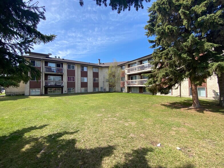 4612 50 St, Drayton Valley, AB for sale - Primary Photo - Image 1 of 1