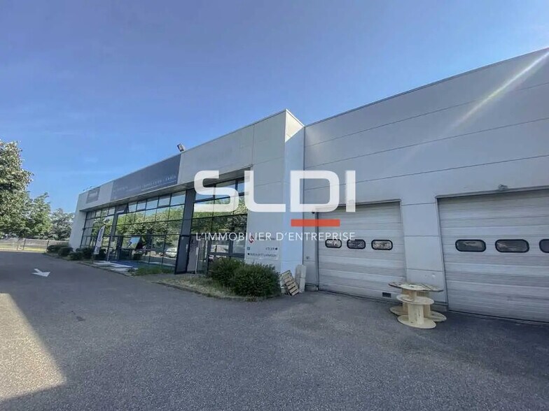 Office in Décines-Charpieu for lease - Building Photo - Image 1 of 5