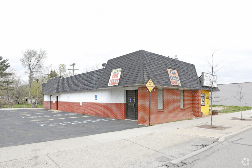 22527 Van Dyke Ave, Warren, MI for sale - Primary Photo - Image 1 of 1