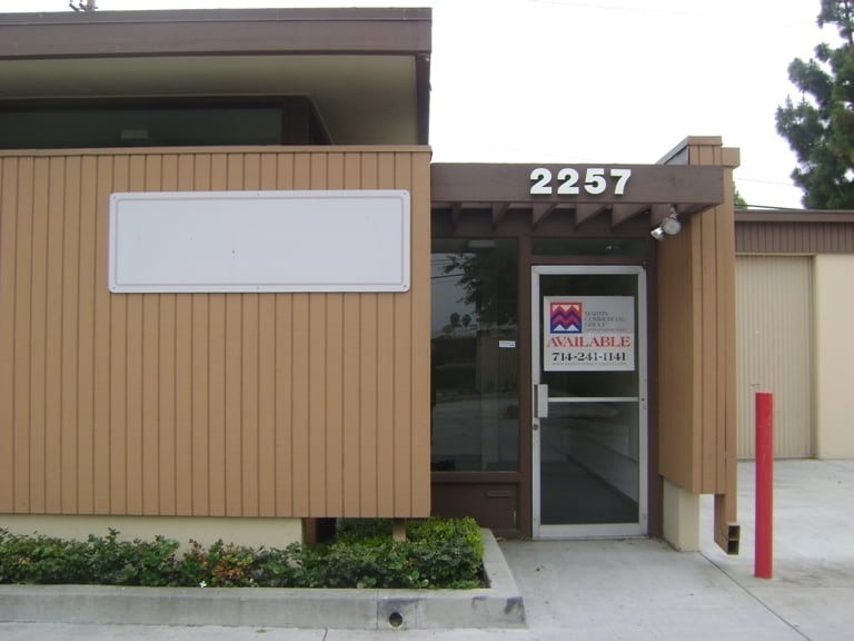 1601 E Warner Ave, Santa Ana, CA for lease - Building Photo - Image 3 of 16