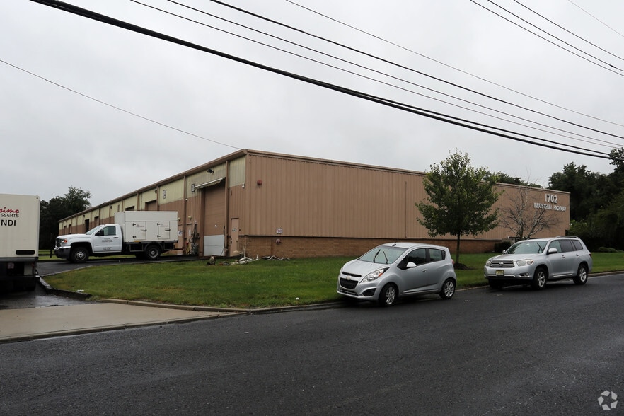 1702 Industrial Hwy, Cinnaminson, NJ for lease - Primary Photo - Image 2 of 3