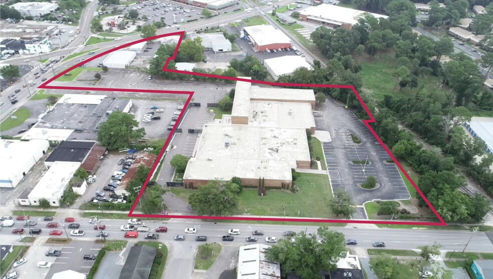 Oleander Campus and Campus 1003 portfolio of 5 properties for sale on LoopNet.com - Building Photo - Image 3 of 4