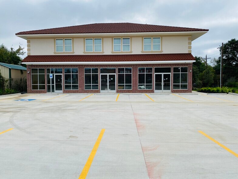 501 E Davis St, Conroe, TX for sale - Building Photo - Image 1 of 1