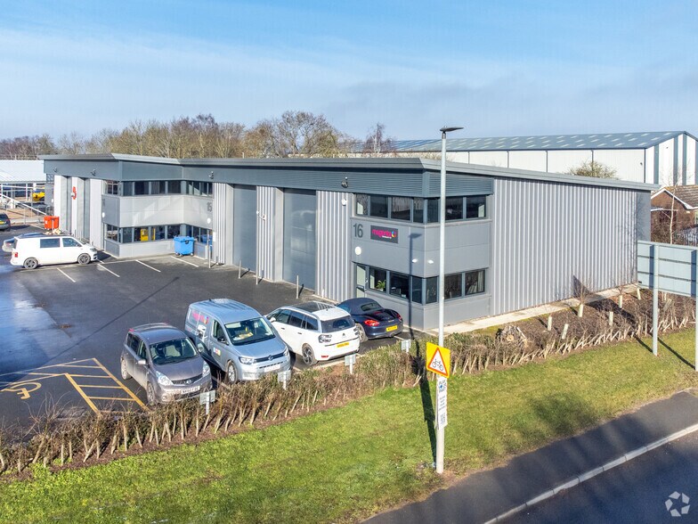 The Straight Mile, Hereford for lease - Primary Photo - Image 1 of 4