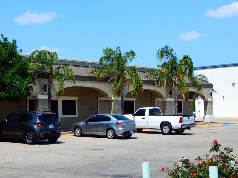 5411 McPherson Rd, Laredo, TX 78041