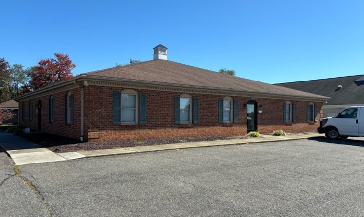 2815 Linkhorne Dr, Lynchburg, VA for sale Building Photo- Image 1 of 6