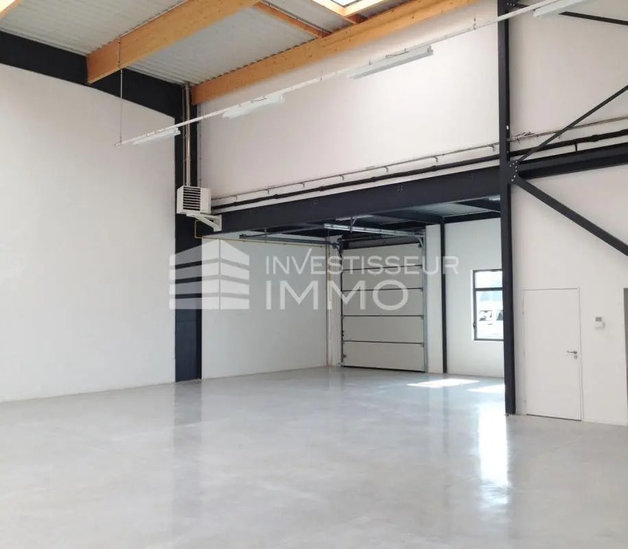 Location Local d'activités 186 m² à 229 m² - Photo 1