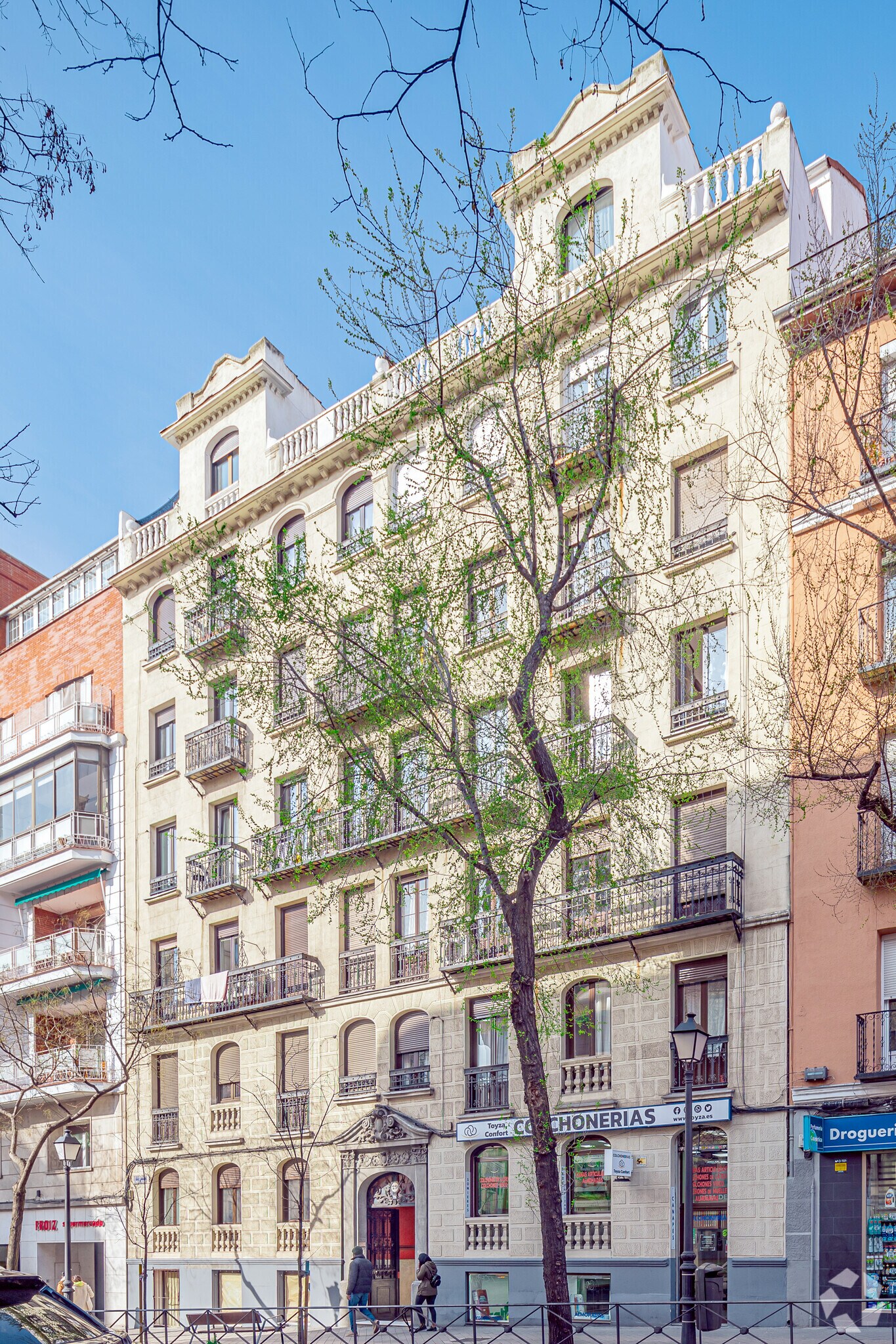 Calle de Guzmán el Bueno, 29, Madrid, Madrid for sale Primary Photo- Image 1 of 1