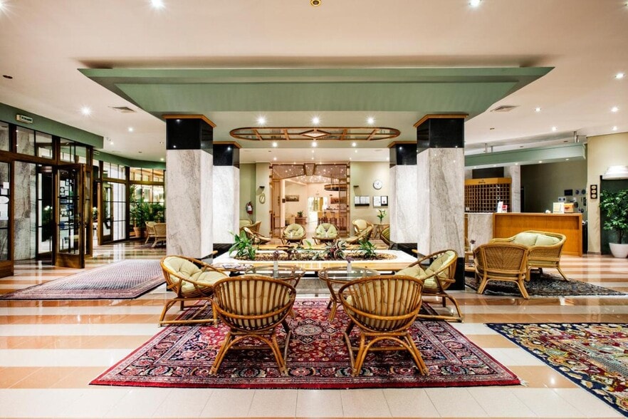  for sale - Interior Photo - Image 3 of 27