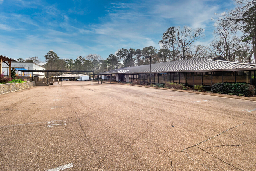 2510 Lakeland Ter, Jackson, MS for lease - Building Photo - Image 2 of 19