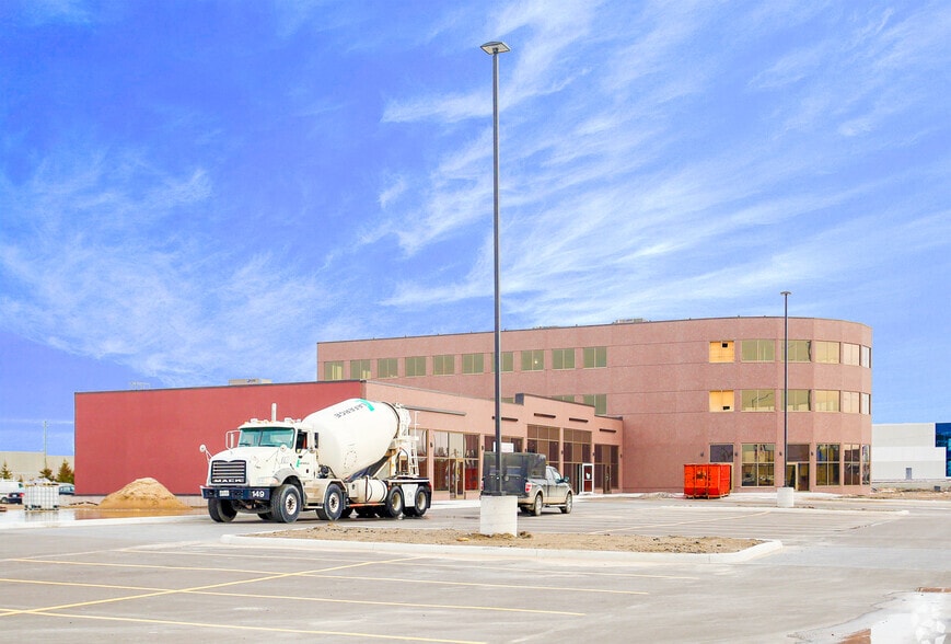 222 Mapleview Dr, Barrie, ON L4N 9E7 Industrial for Lease