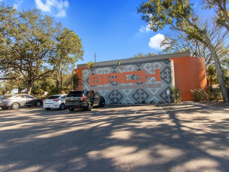 1207 N Himes Ave, Tampa FL - Loft