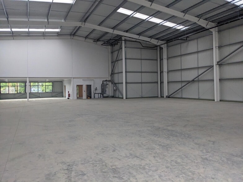Data Centre, Hoddesdon for sale - Building Photo - Image 2 of 2