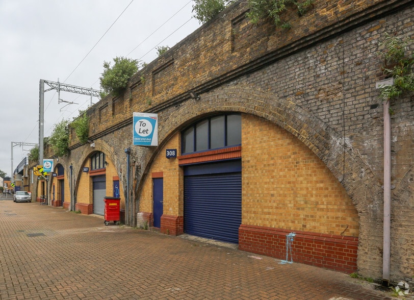 305-310 Harrow Rd, London for lease - Primary Photo - Image 1 of 5