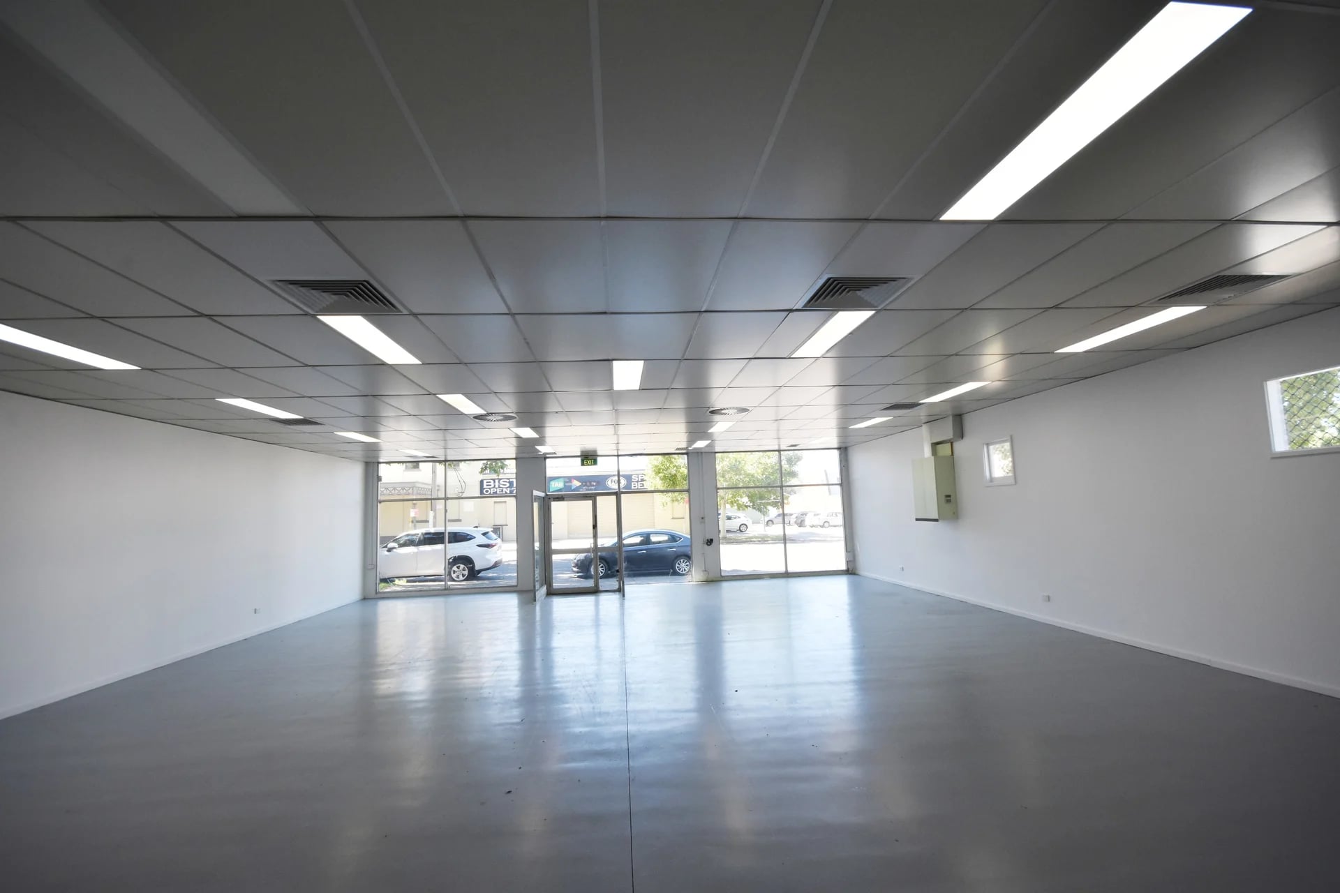 571 David St, Albury for lease Interior Photo- Image 1 of 4