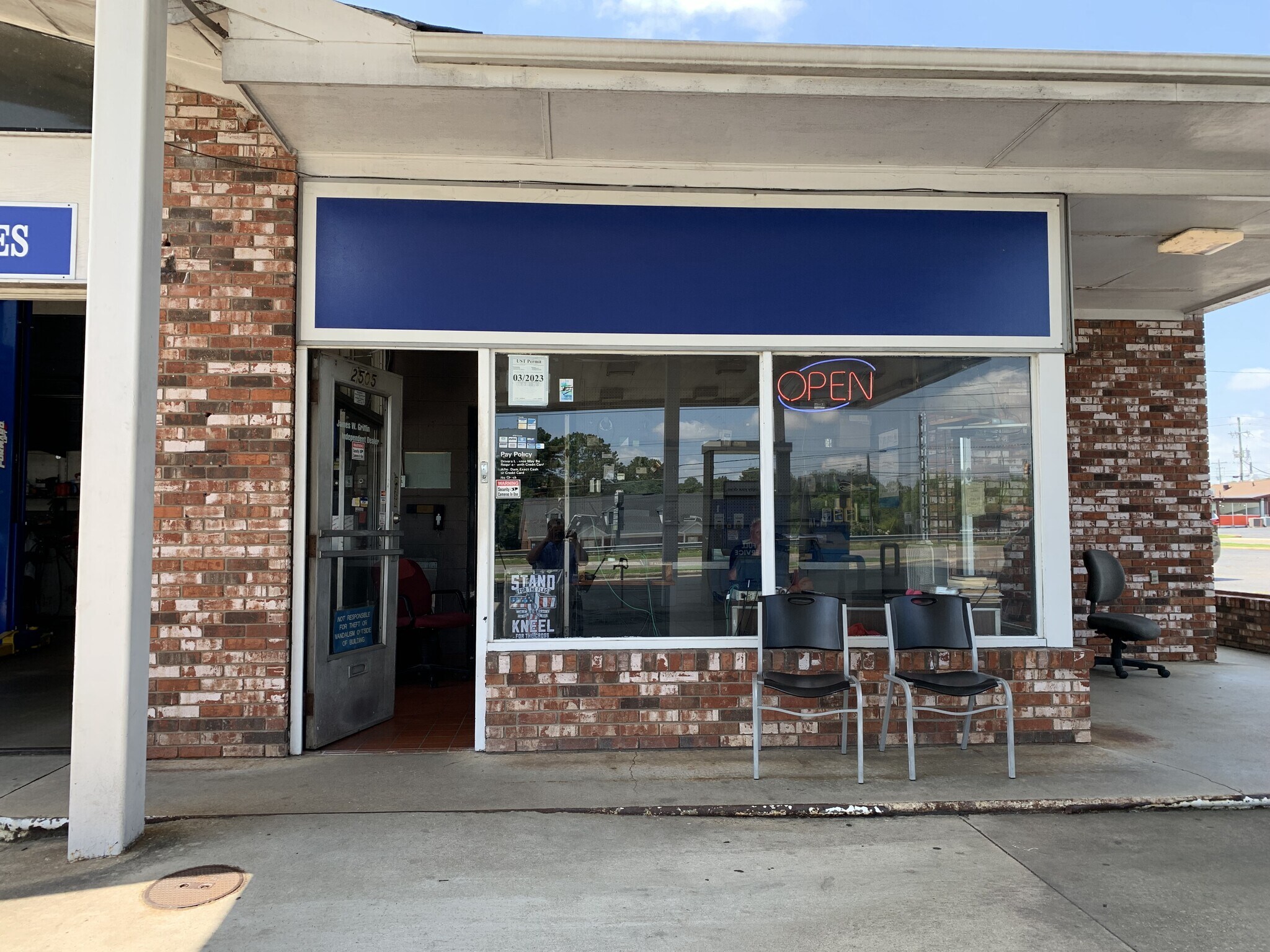 Bragg Boulevard Flea Market - ivchtni