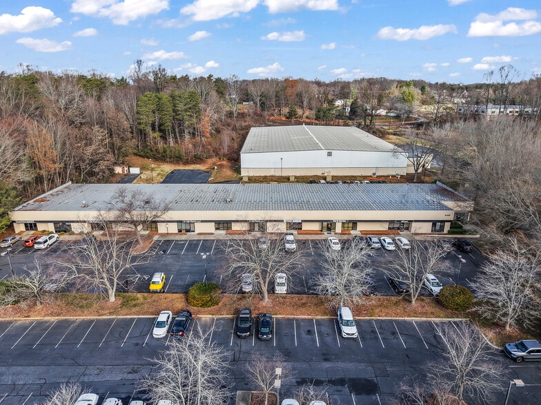 4410 Providence Ln, Winston-Salem, NC for lease - Building Photo - Image 3 of 4