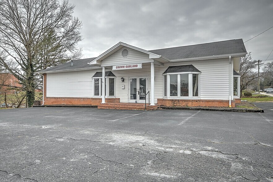 280 Euclid Ave, Bristol, VA 24201 Euclid Ave Commercial Building